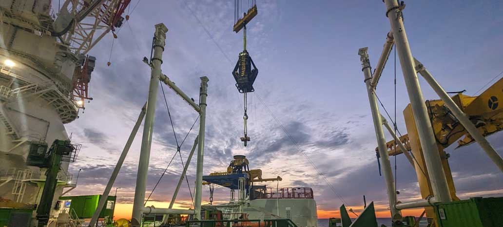 Seaqualize successfully executes first ever offshore transfer lifts on Vineyard Wind 1